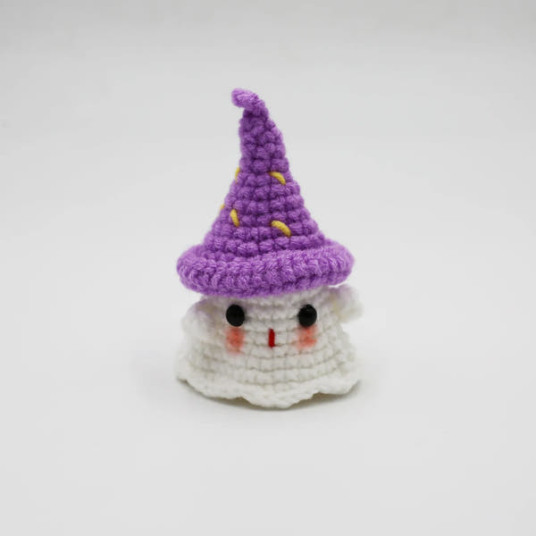Charming Ghost Keychain Pendant™
